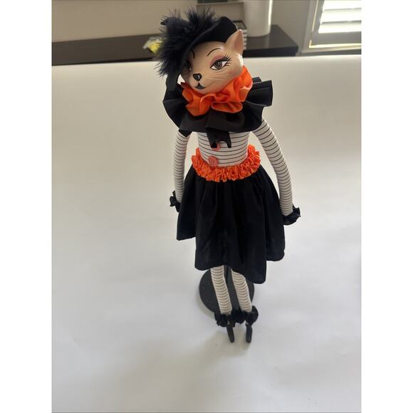 Halloween Cat dressed up as a witch Decoration Whimsical‎ on Stand - Picture 7 of 8
